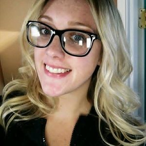 Meet your Posher, Rebecca